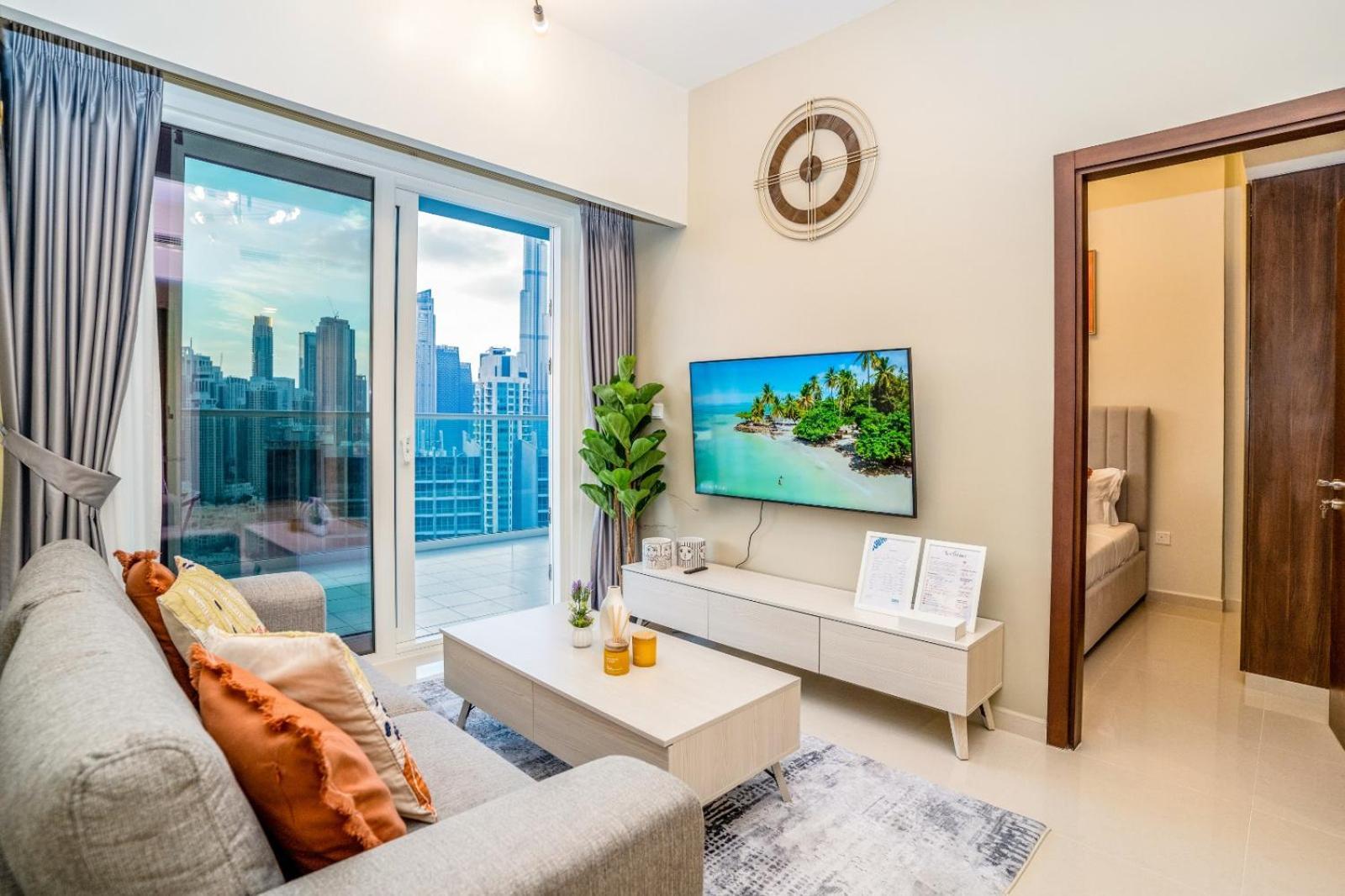 Appartamento Stunning 2-bedroom Business Bay With Burj Khalifa View & Huge Balcony *
