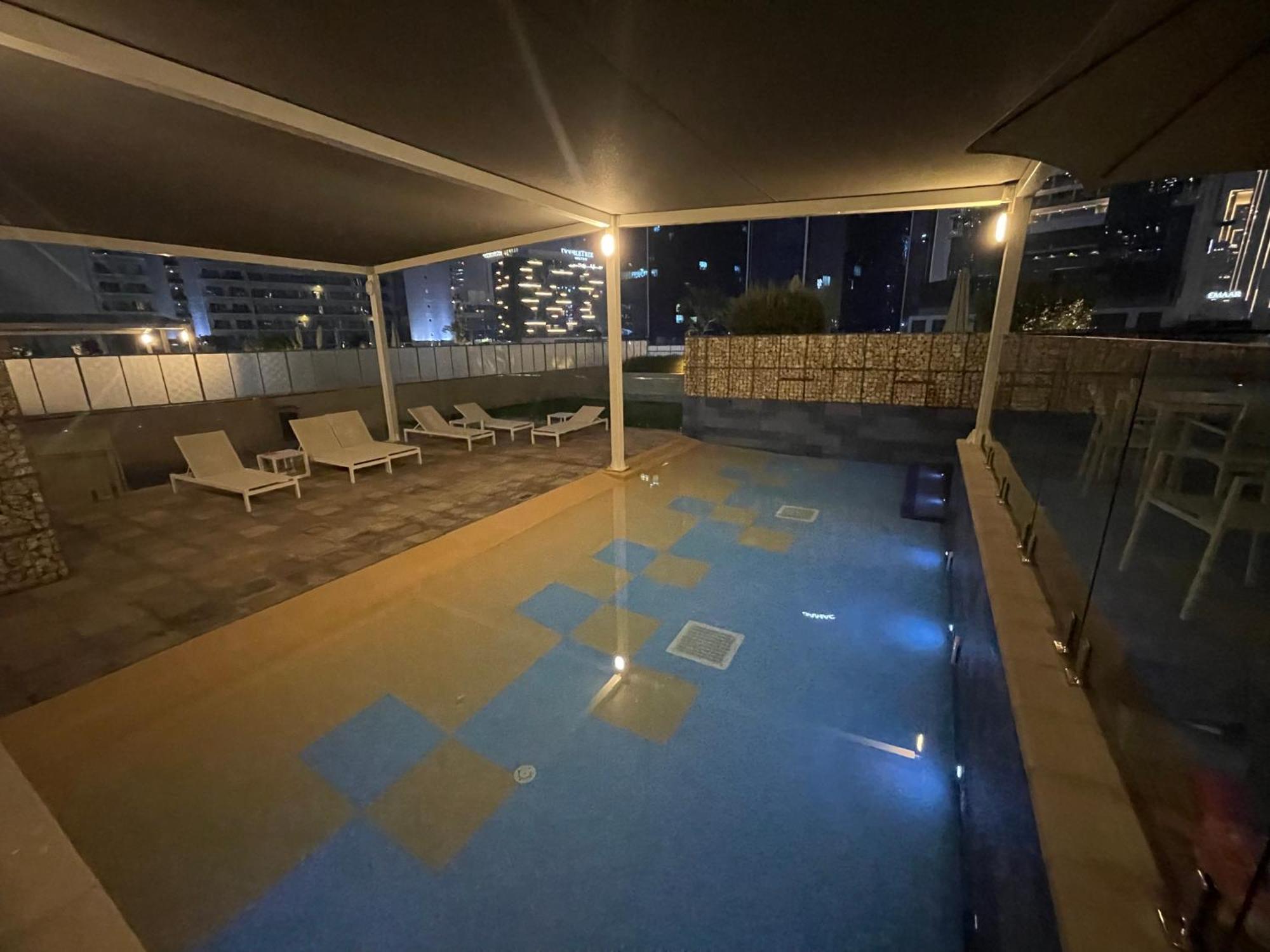 Stunning 2-bedroom Business Bay With Burj Khalifa View & Huge Balcony * دبي